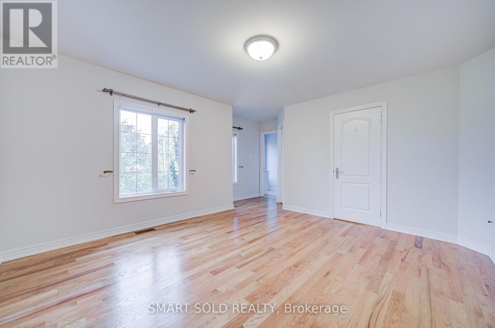25 OAK AVENUE - 38