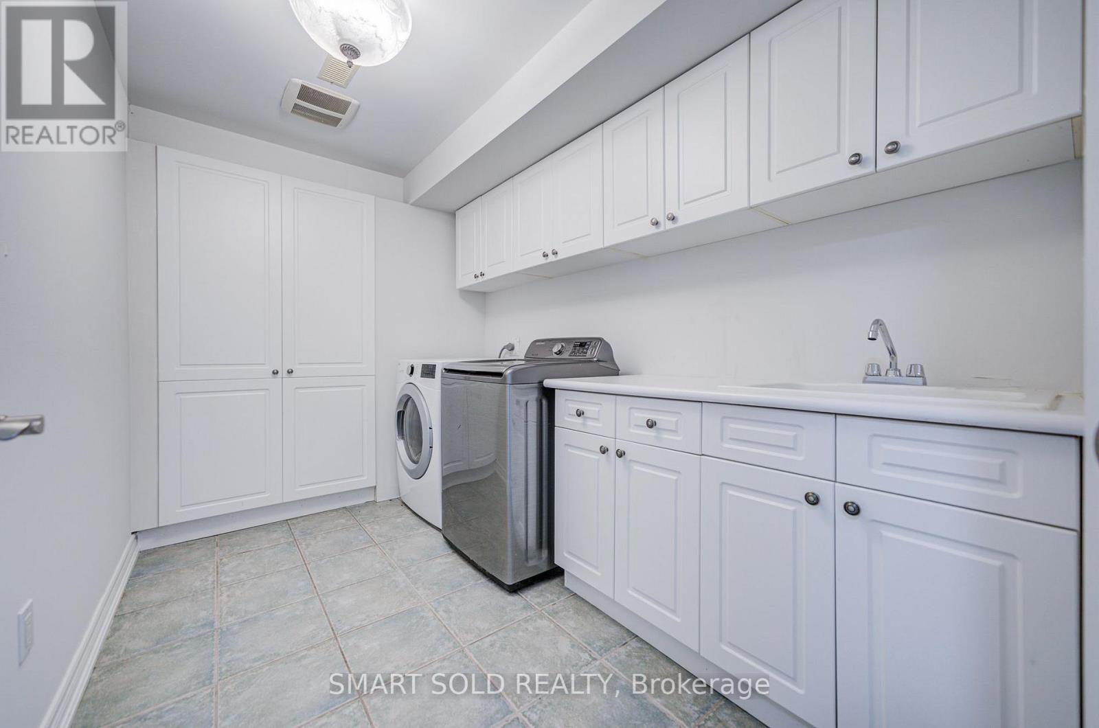 25 OAK AVENUE - 40