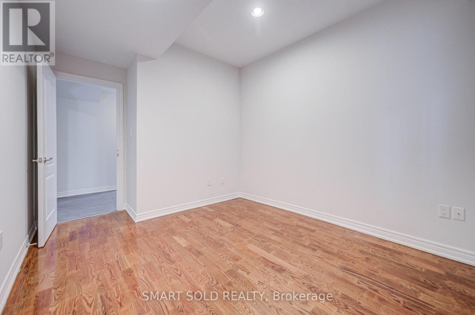 25 OAK AVENUE - 46