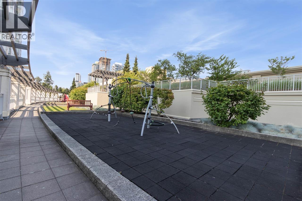 Photo of 606 9888 CAMERON STREET 28