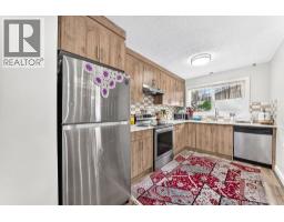 2pc Bathroom - 135 Whiteview Close Ne, Calgary, AB T1Y1R1 Photo 9
