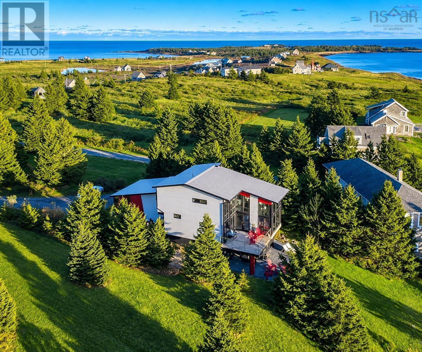 66 Beach Hill Road - 13