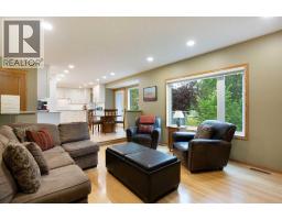 5pc Bathroom - 337 Sandringham Court Nw, Calgary, AB T3K3V6 Photo 15