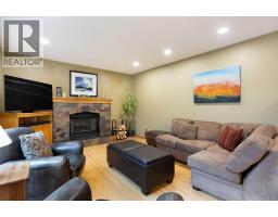 2pc Bathroom - 337 Sandringham Court Nw, Calgary, AB T3K3V6 Photo 14