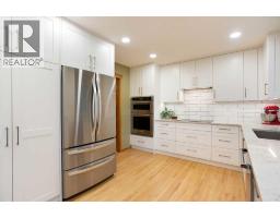 Bedroom - 337 Sandringham Court Nw, Calgary, AB T3K3V6 Photo 11