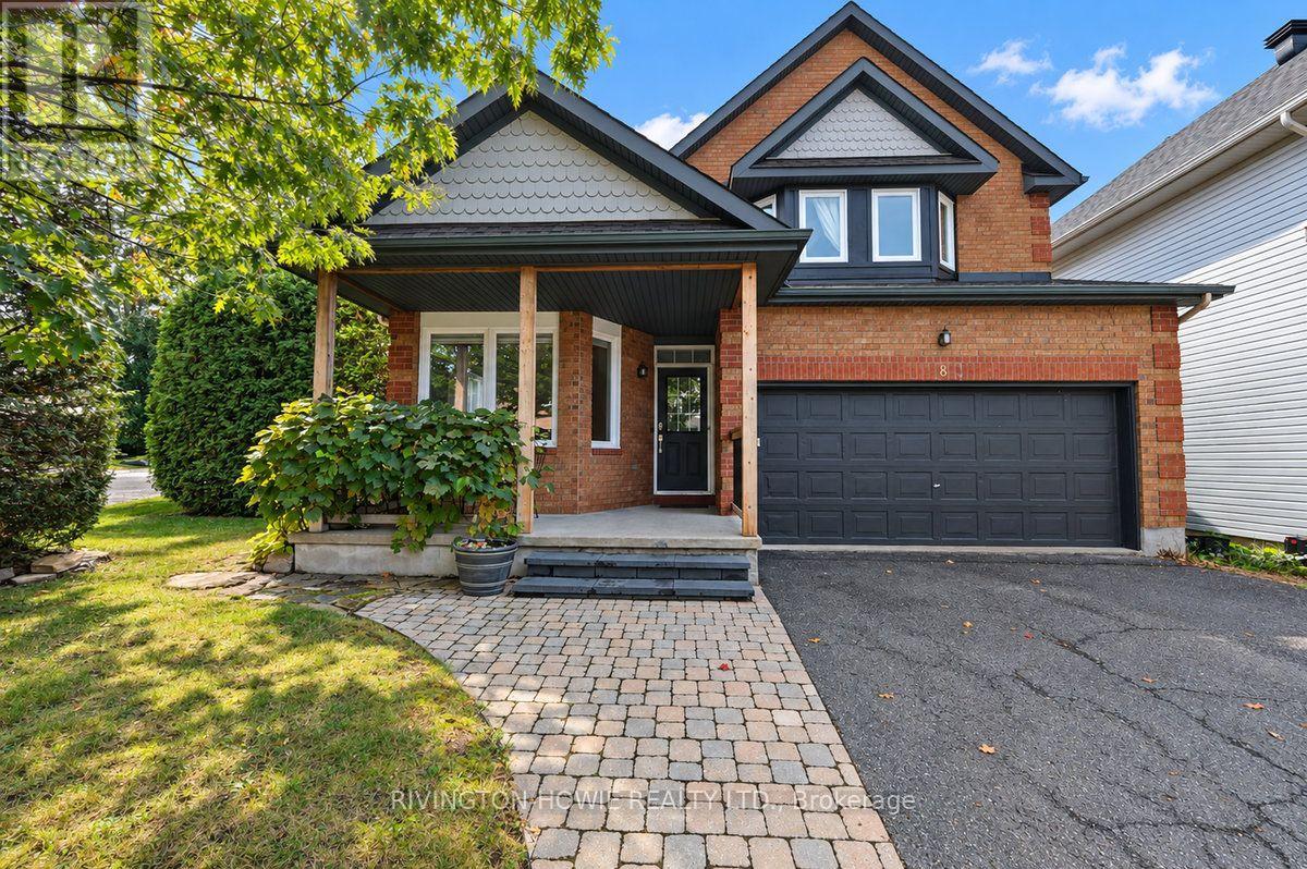 8 COLINDALE AVENUE, Ottawa