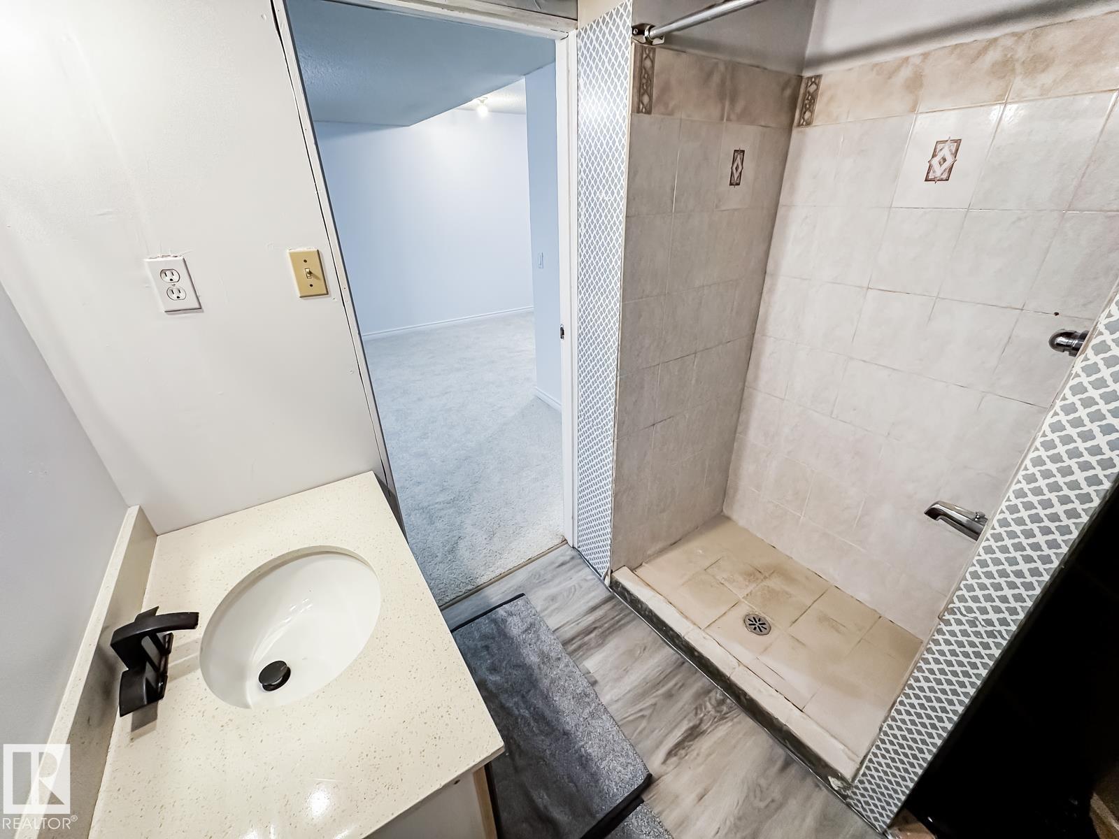 8504 173 ST NW - 39