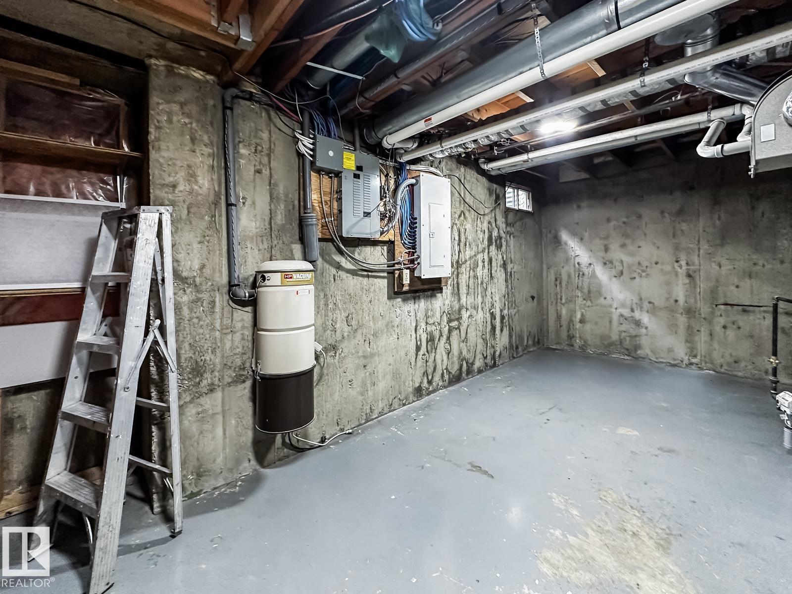 8504 173 ST NW - 40