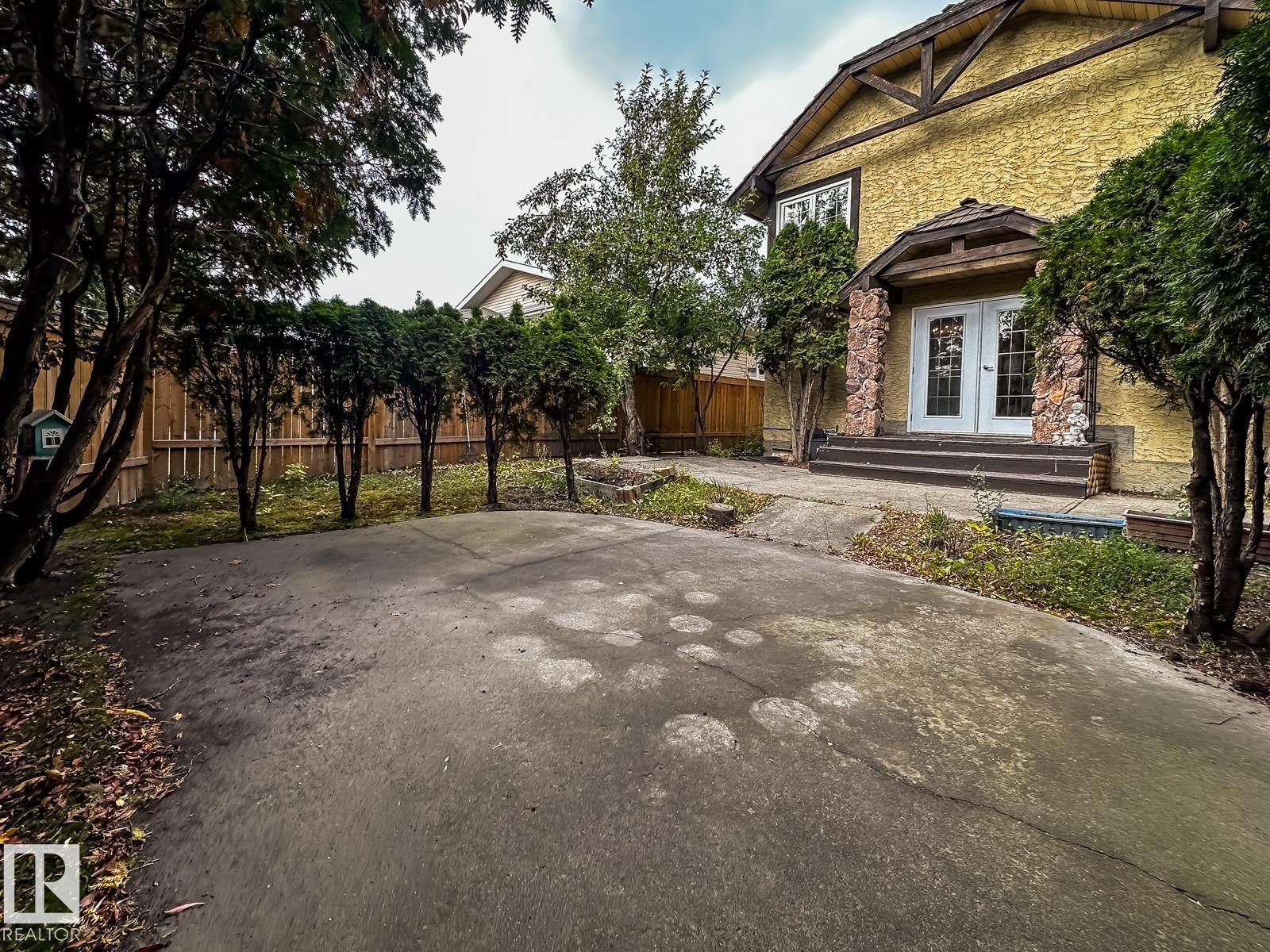 8504 173 ST NW - 47