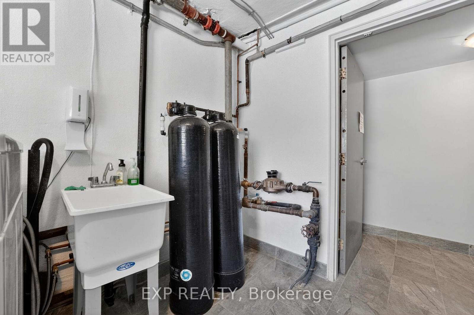 81 Kenwood Drive, Kitchener, ON photo 22