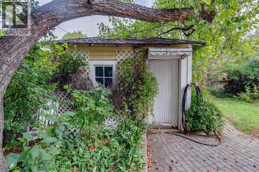 1212 18 Avenue NW - 46