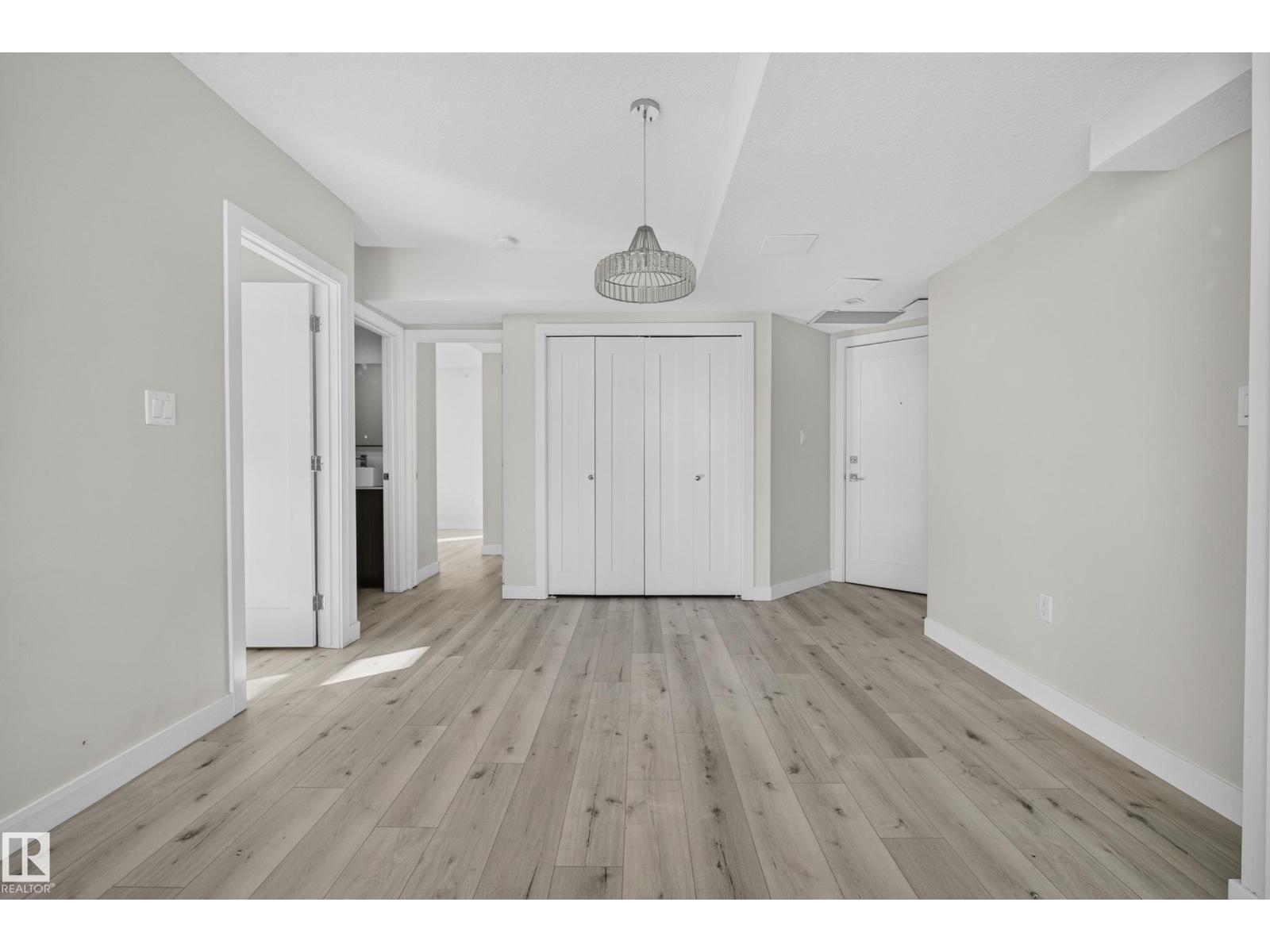 #405 10227 115 ST NW - 15