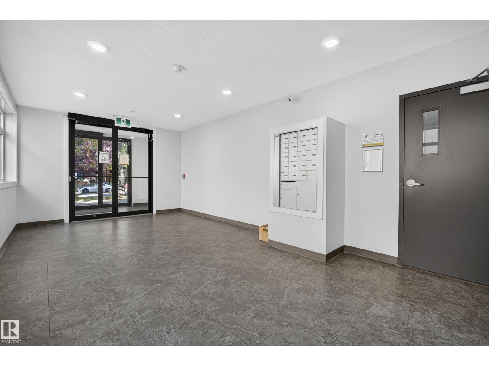 #405 10227 115 ST NW - Image 24