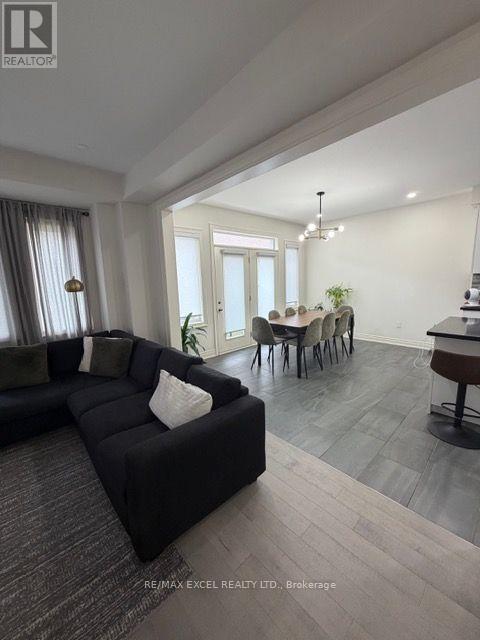 123 Fallharvest Way, Whitchurch-Stouffville, ON photo 12