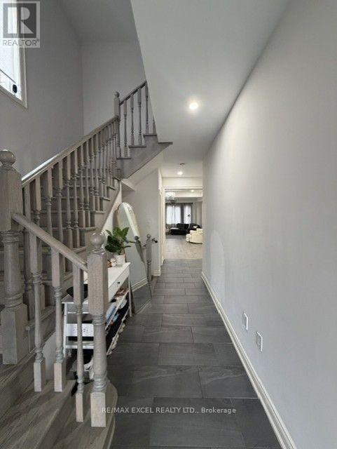 123 Fallharvest Way, Whitchurch-Stouffville, ON photo 4