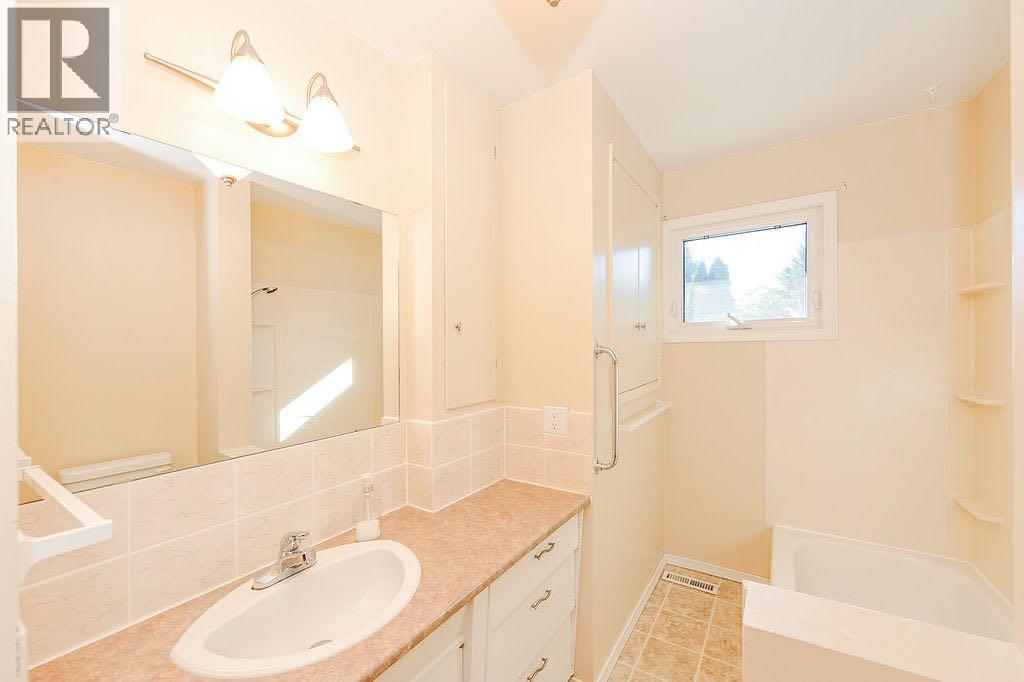 4pc main bath