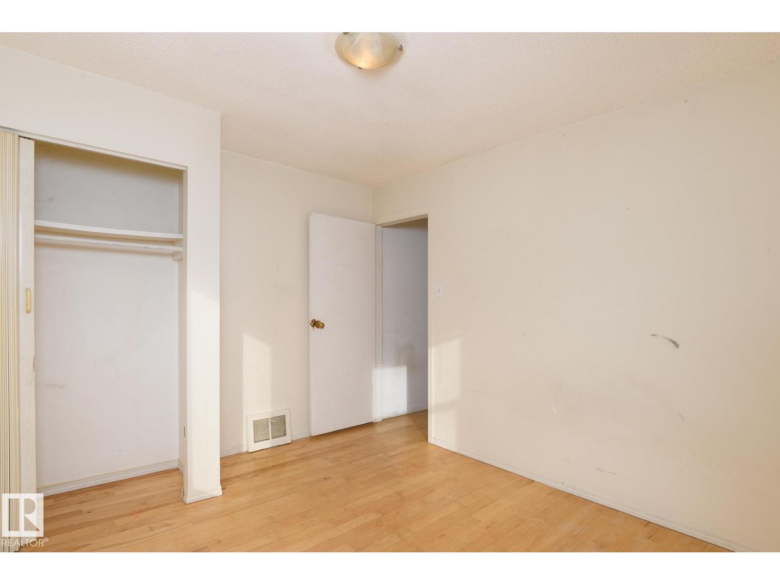 11321 89 ST NW - 12
