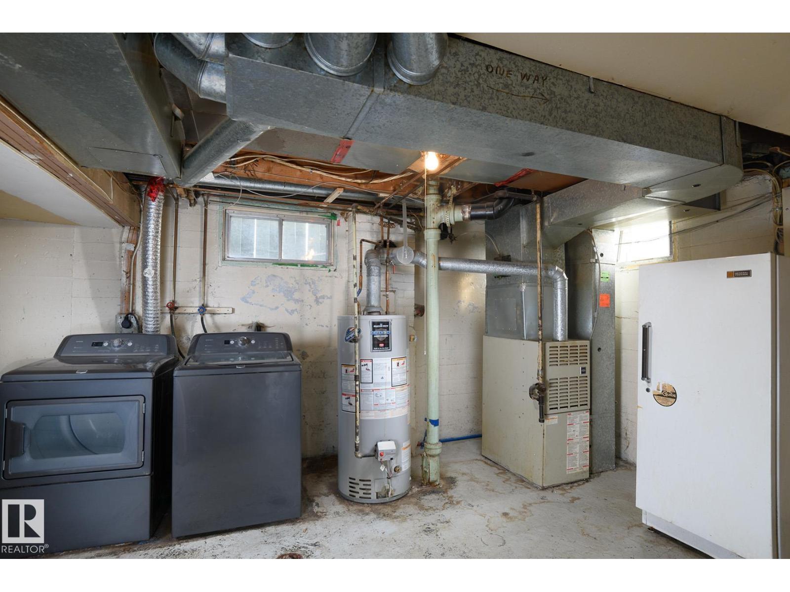 11321 89 ST NW - 21