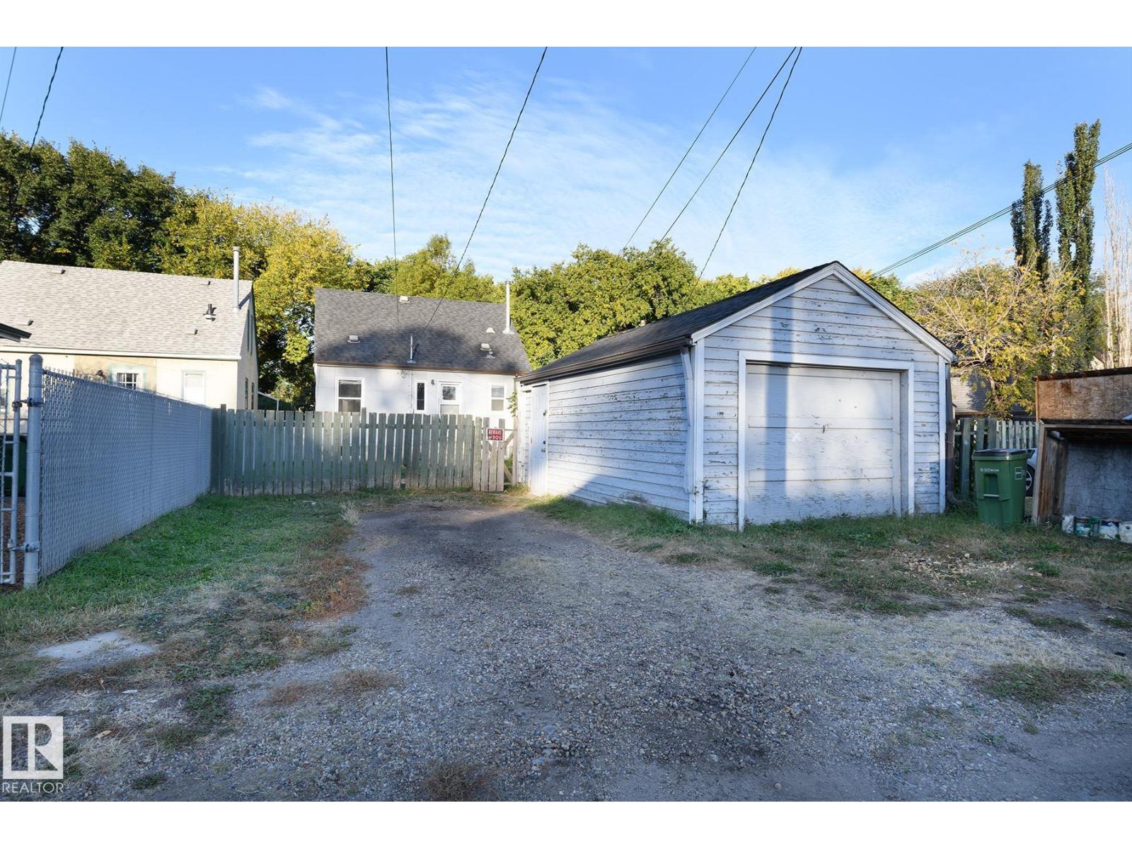 11321 89 ST NW - Image 24