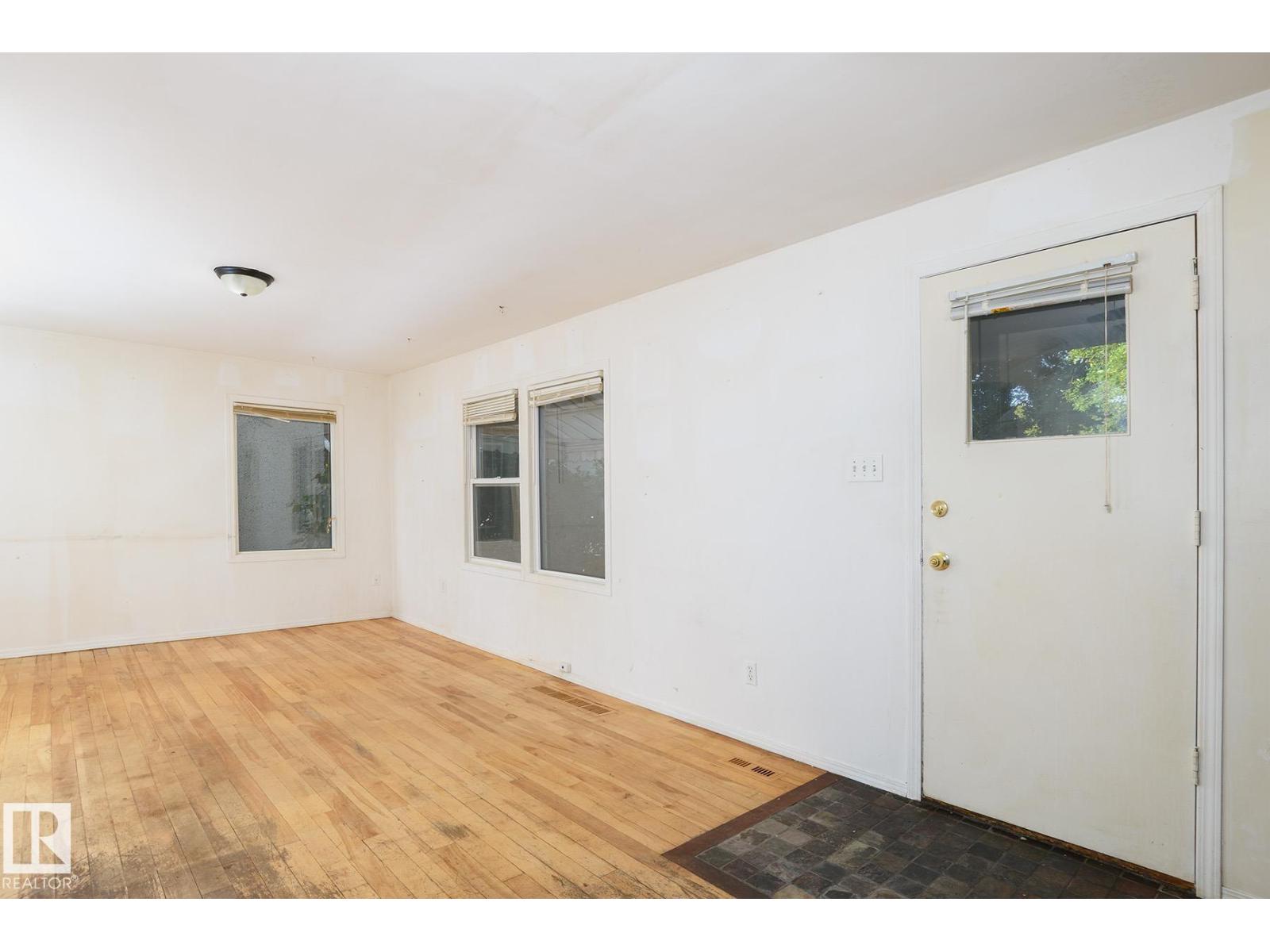 11321 89 ST NW - Image 6
