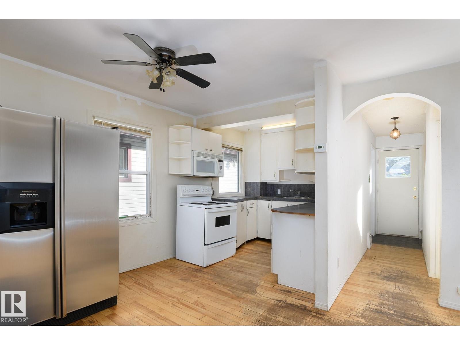 11321 89 ST NW - 7