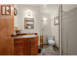 4530 Thompson Clarke Dr E, Bowser, BC V0R1G0 Photo 18