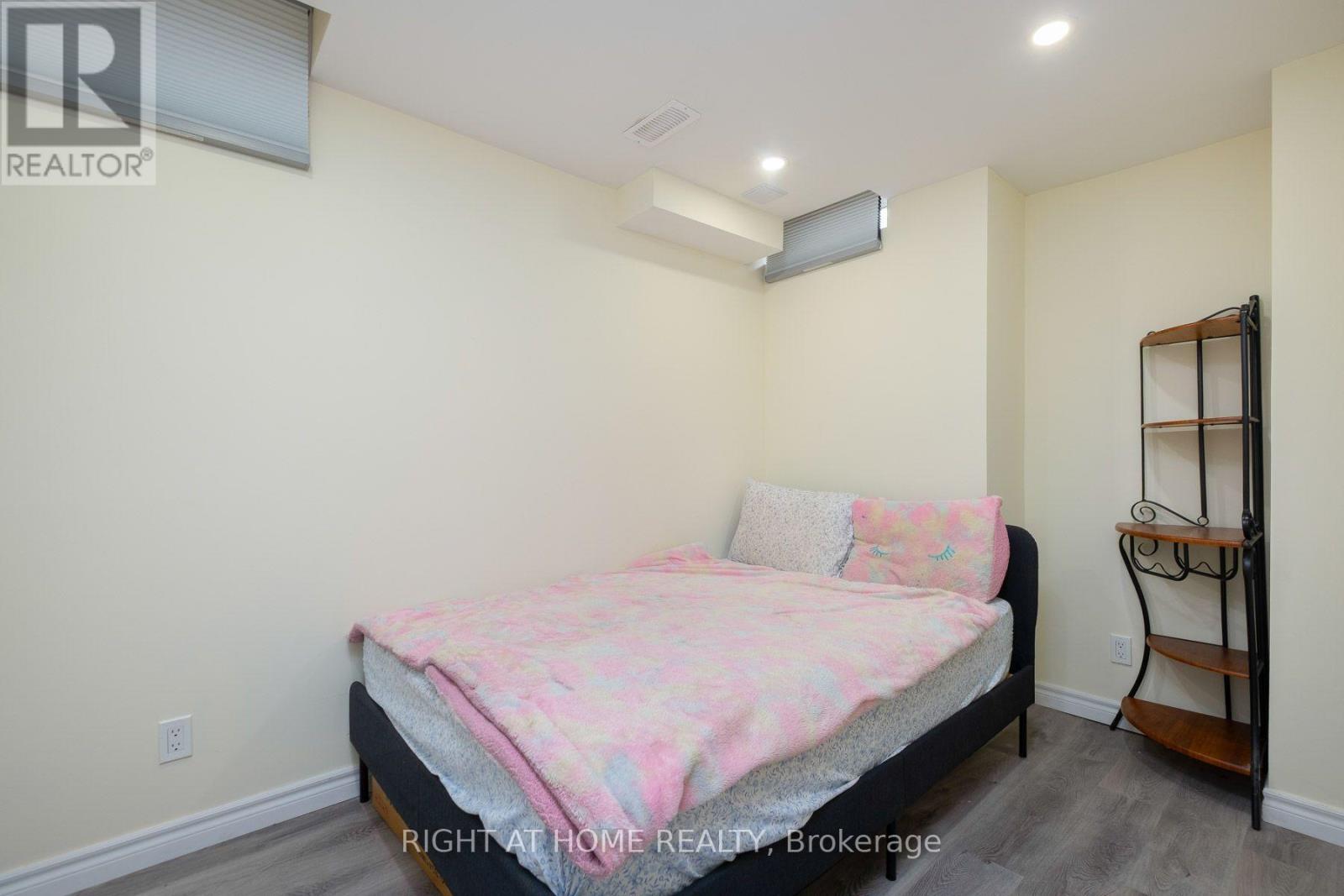 43 Vickery Street, Whitby, ON photo 21