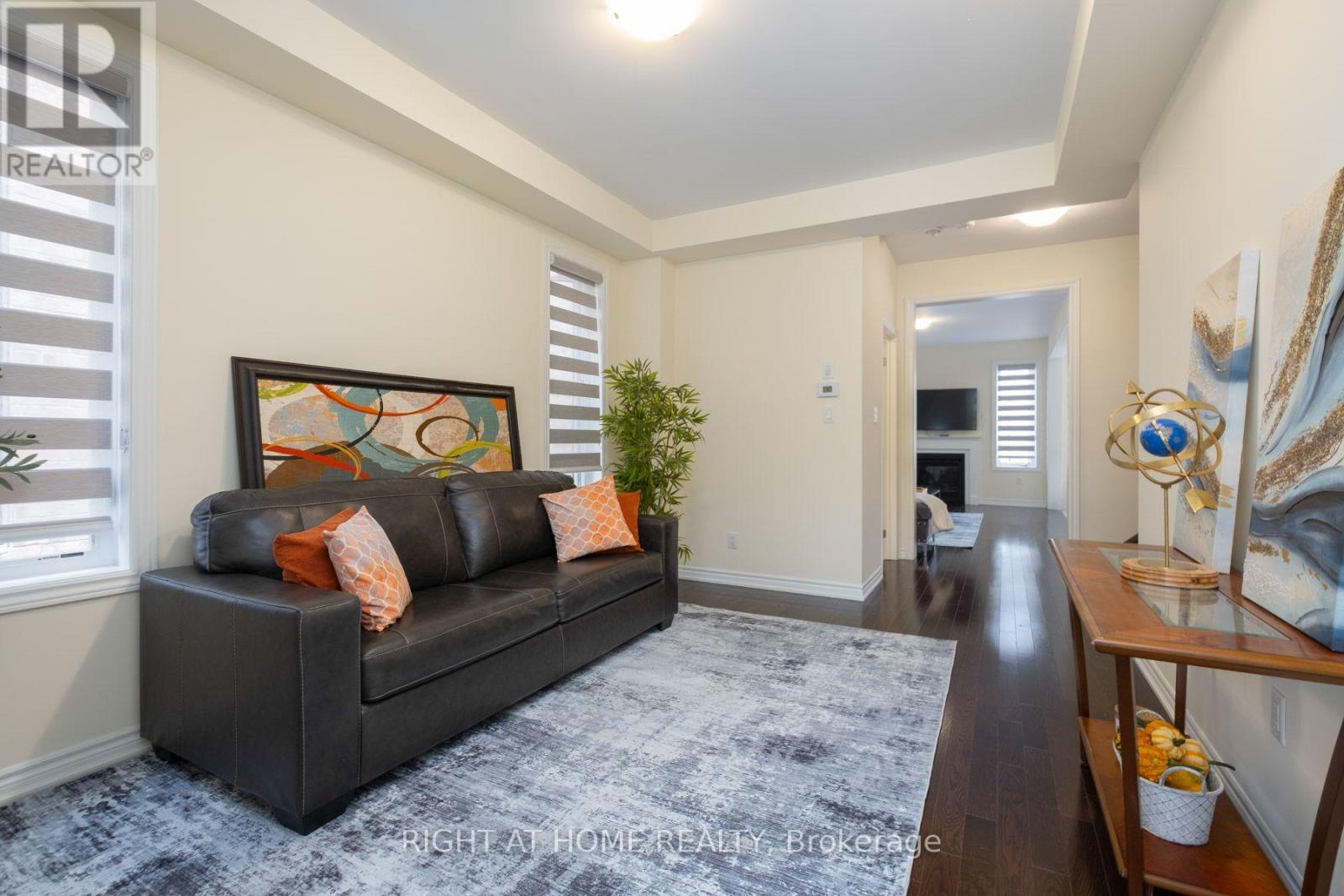 43 Vickery Street, Whitby, ON photo 4