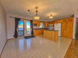 1631 22nd Street, Brandon, MB R2N0M7 Photo 12