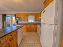 1631 22nd Street, Brandon, MB R2N0M7 Photo 14
