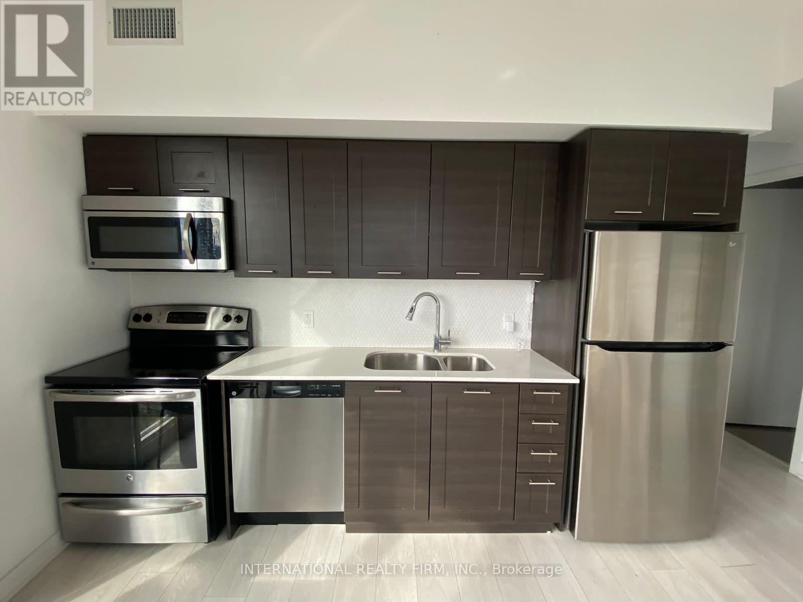 2212 Lakeshore Road West — photo 4