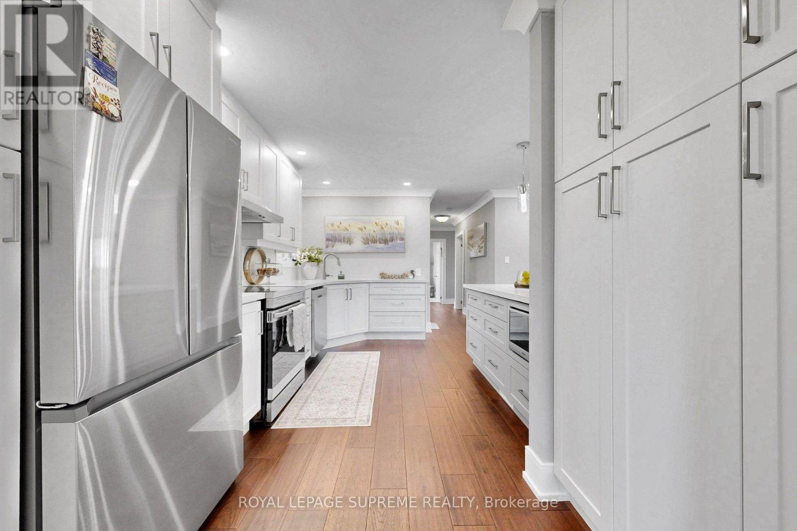 465 MAPLE LEAF DRIVE - 18