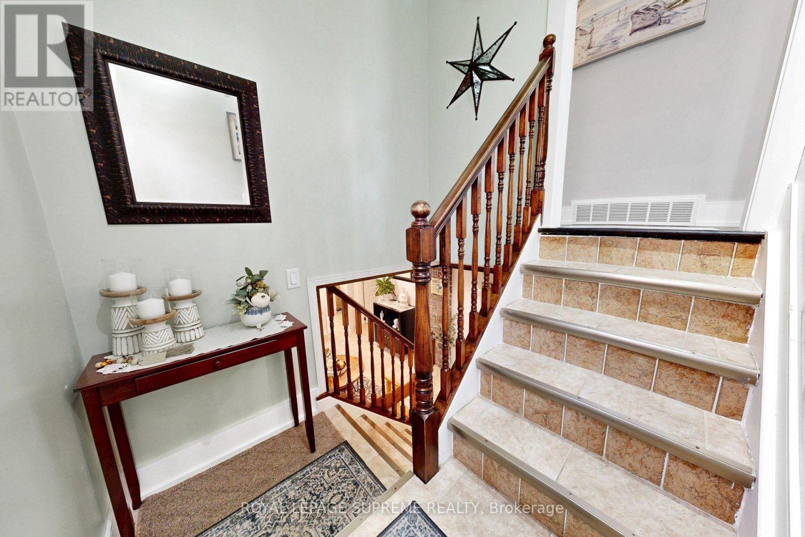 465 MAPLE LEAF DRIVE - 31