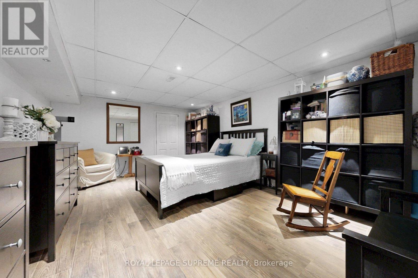 465 MAPLE LEAF DRIVE - 37