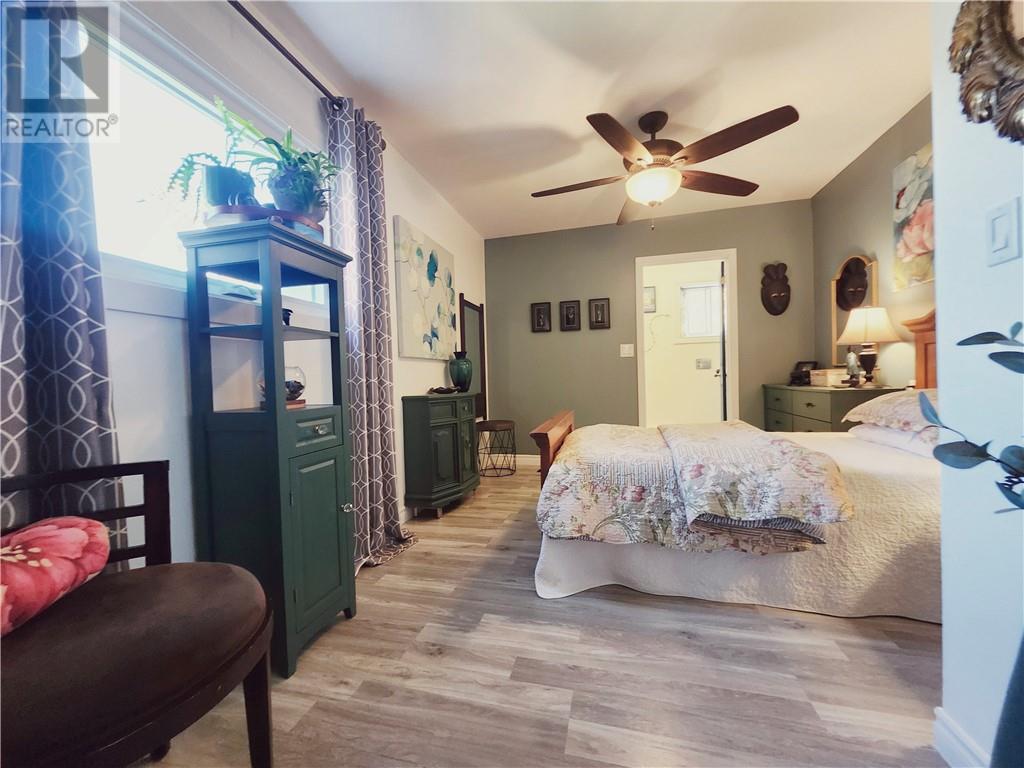 14 Collins — photo 40
