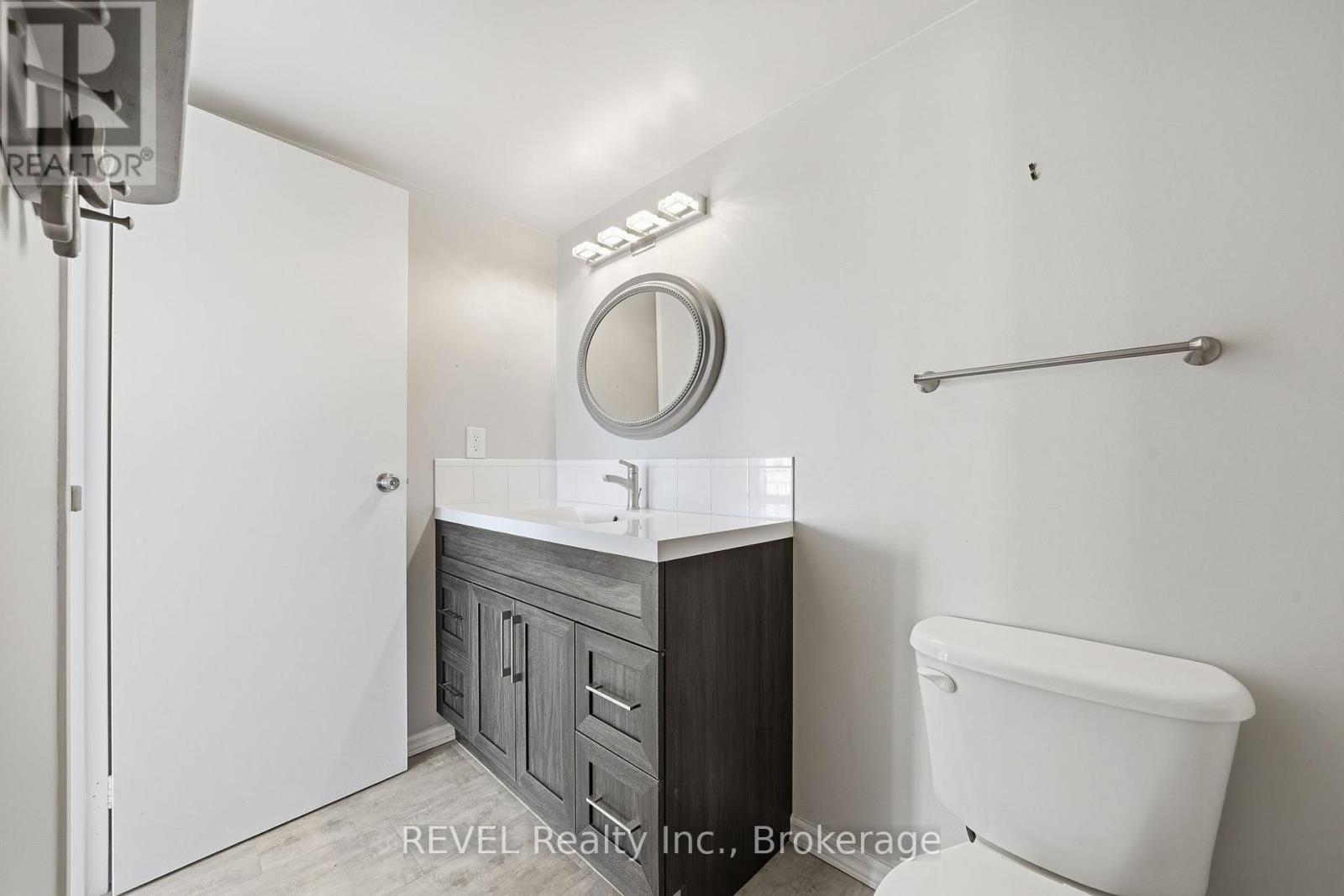 #1006 350 FRONT STREET - 33