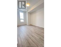 Unit 20-24 Lytham Green Circle, Newmarket, ON L3Y0H5 Photo 8