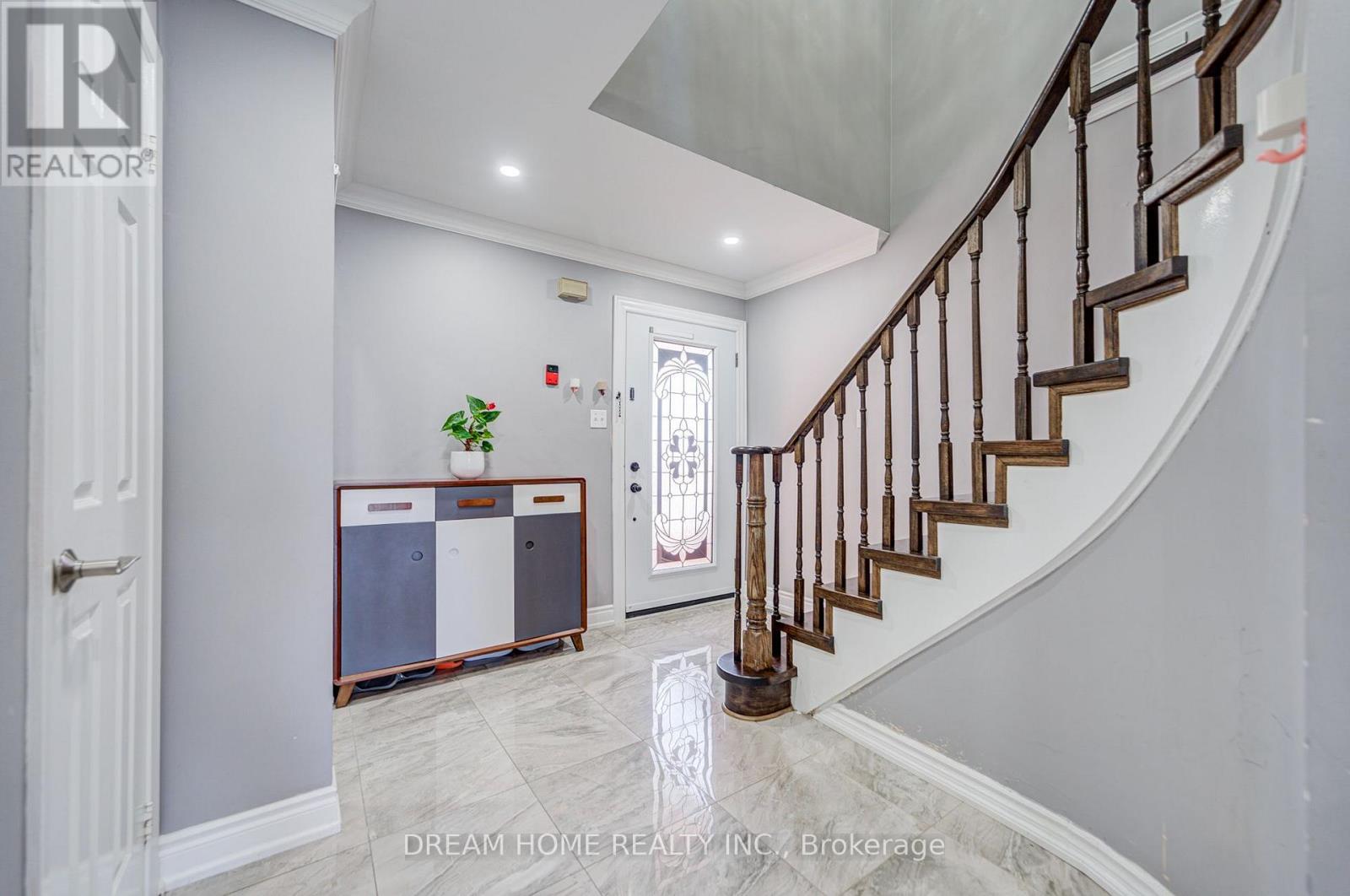 100 DOUGLAS HAIG DRIVE - 4