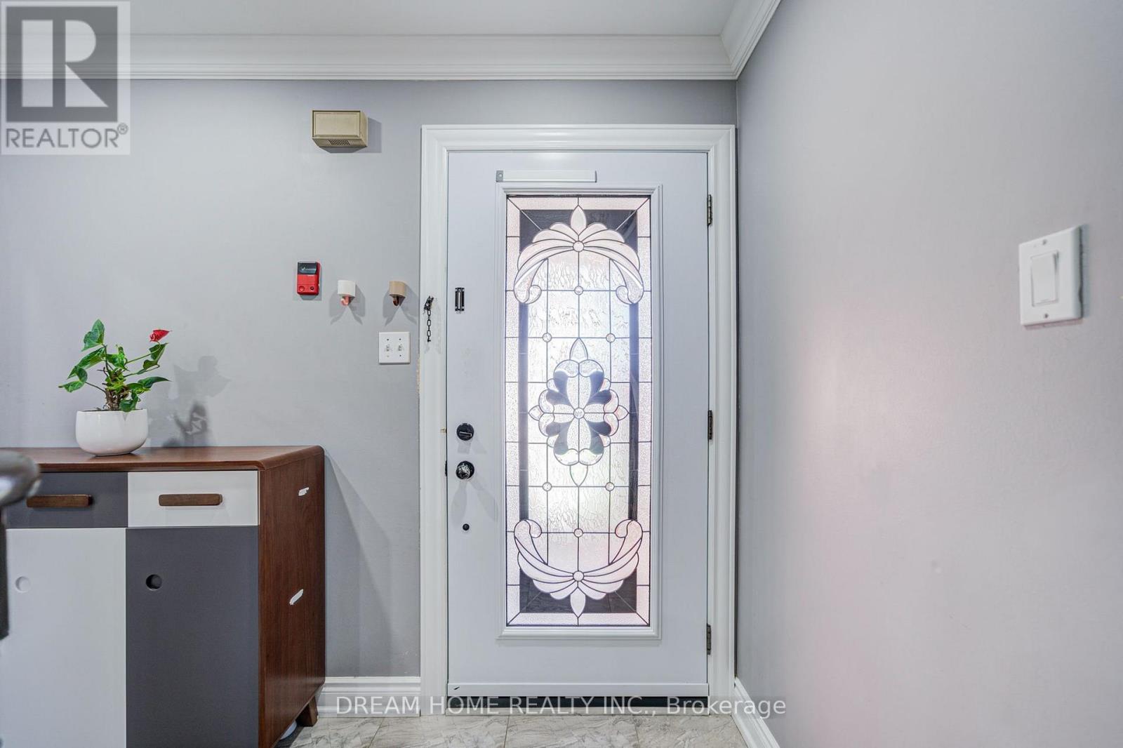 100 Douglas Haig Drive, Markham, ON photo 5