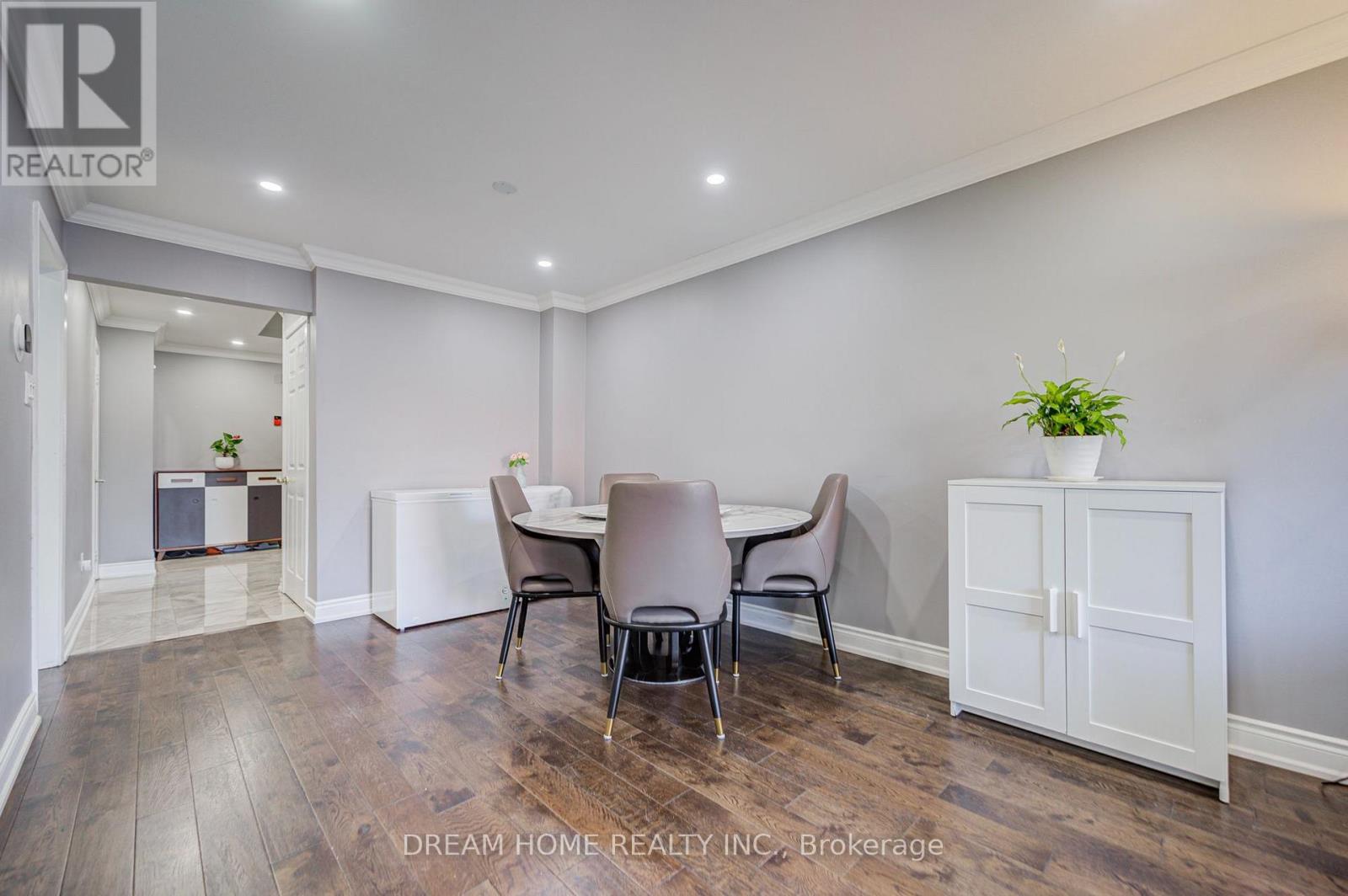 100 DOUGLAS HAIG DRIVE - 8