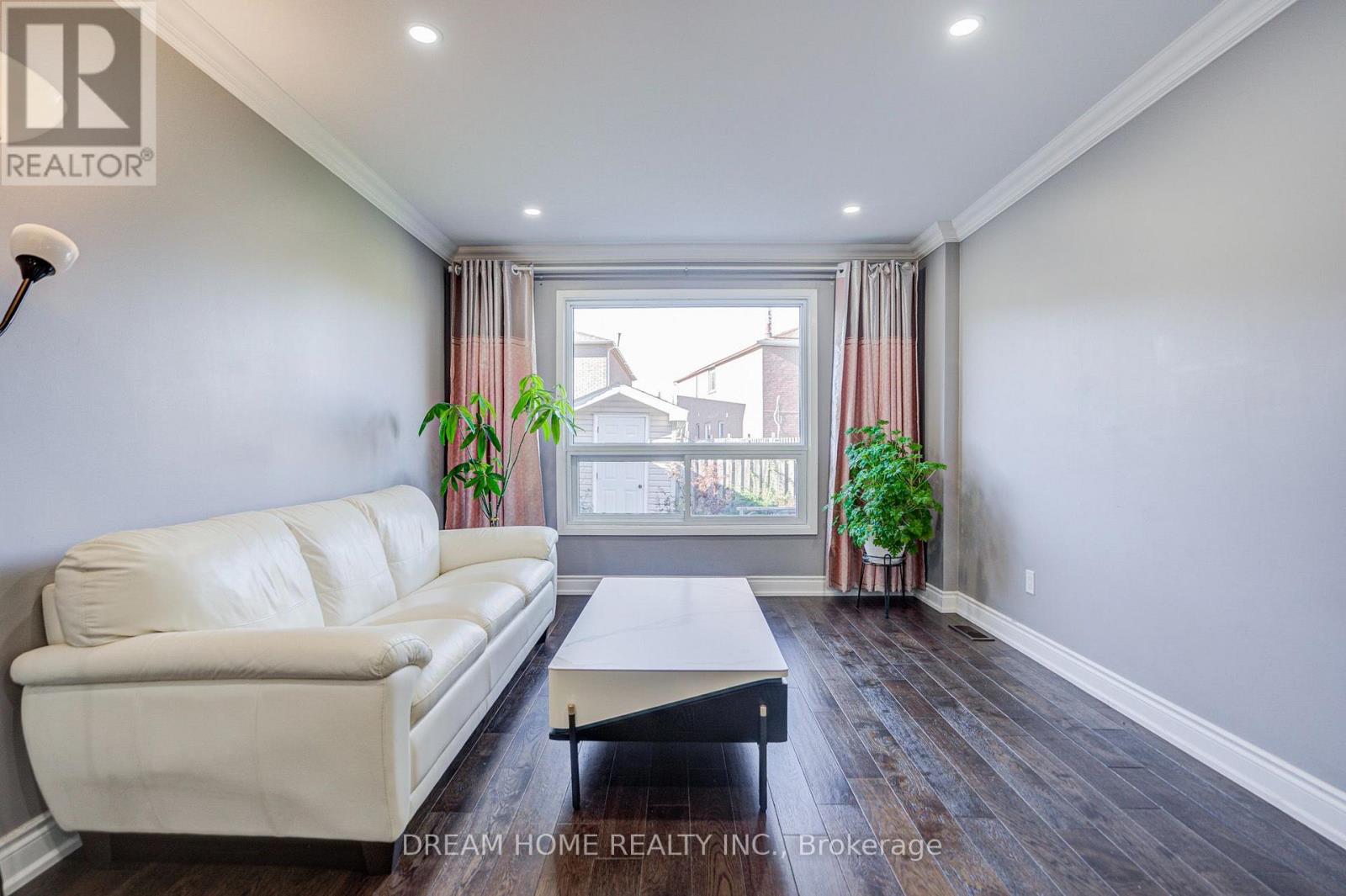 100 DOUGLAS HAIG DRIVE - 9