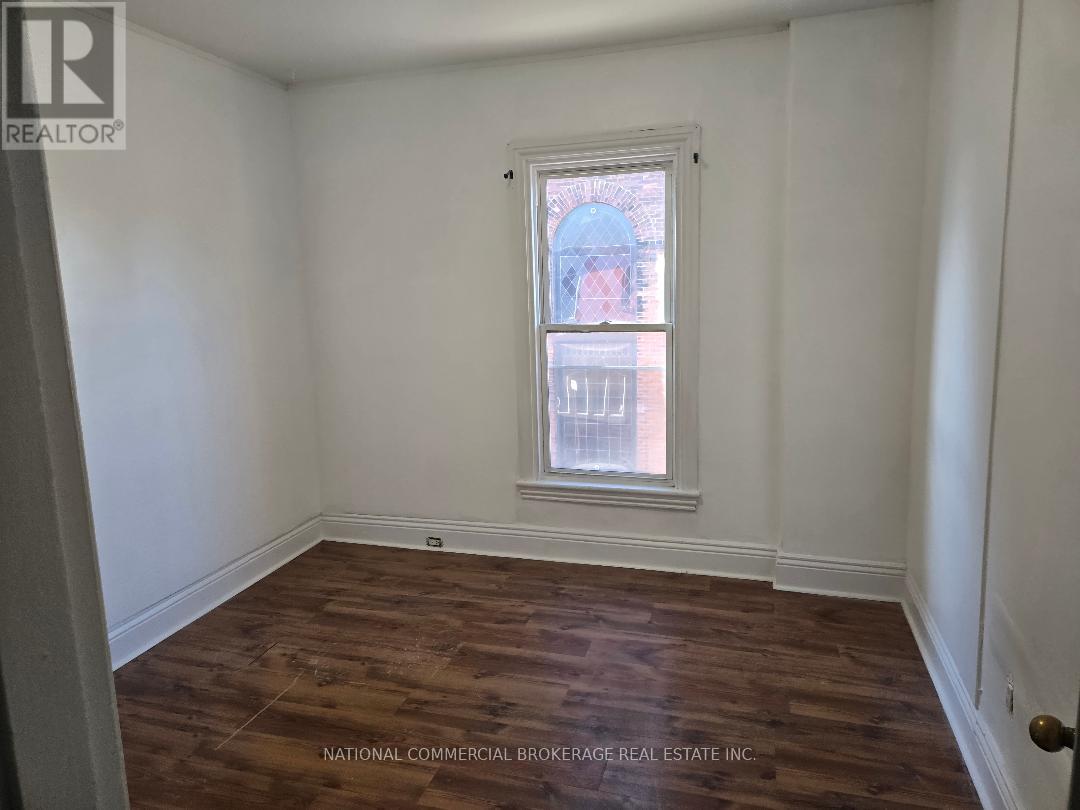 138 VICTORIA AVENUE N - 26