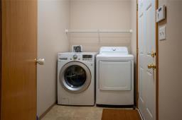 45 Moldan Bay, Winnipeg, MB R2P1C7 Photo 17