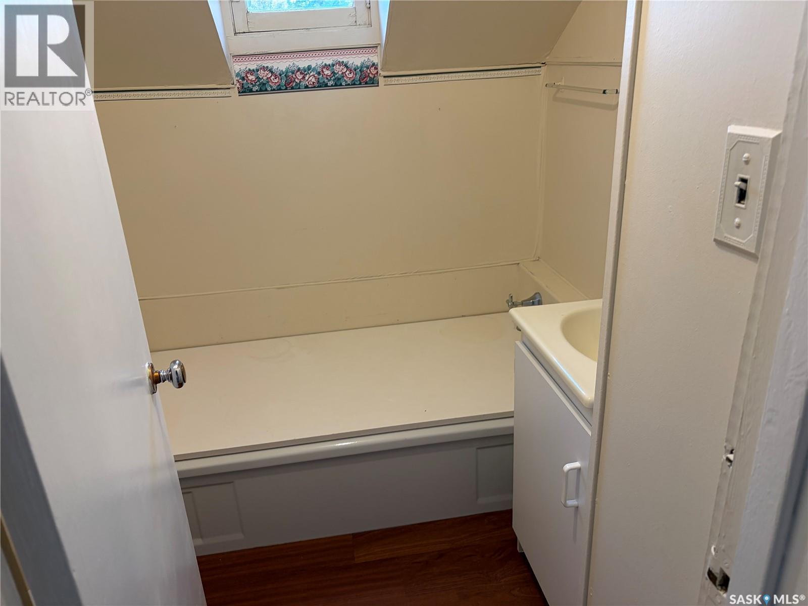 116 5th AVENUE E, Gravelbourg — photo 25
