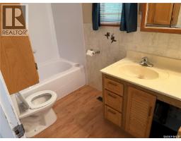 116 5th Avenue E, Gravelbourg, SK S0H1X0 Photo 13