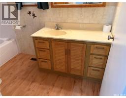 116 5th Avenue E, Gravelbourg, SK S0H1X0 Photo 14