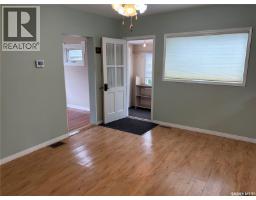 Living room - 116 5th Avenue E, Gravelbourg, SK S0H1X0 Photo 7
