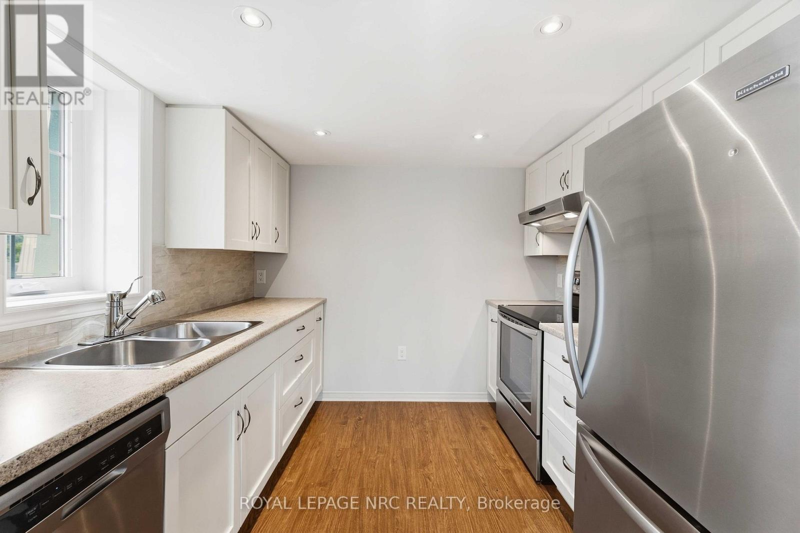 #318 3420 FREDERICK AVENUE - Image 21