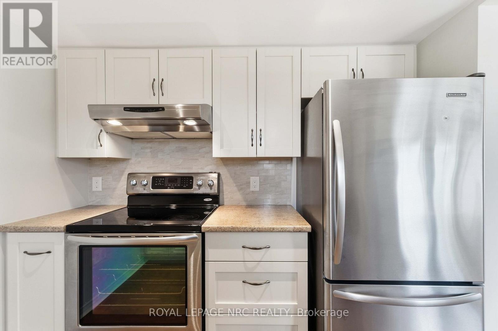 #318 3420 FREDERICK AVENUE - 22
