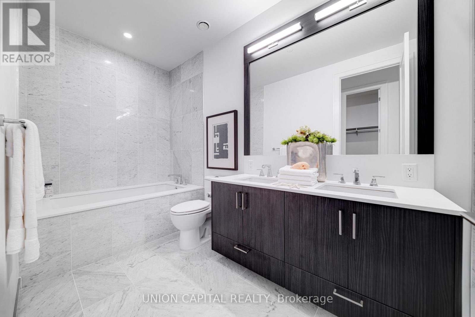 #120 25 ADRA GRADO WAY - 22